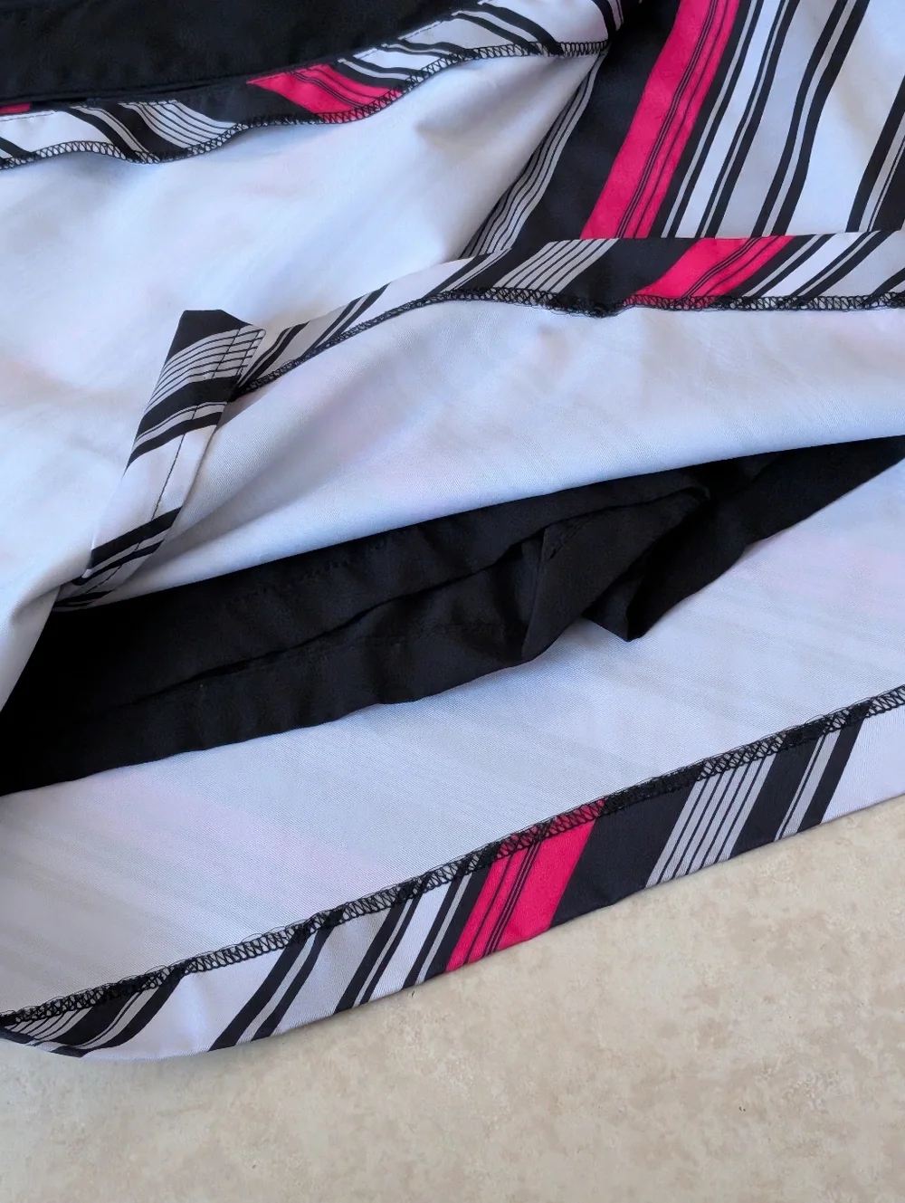 GymShark Athletic Striped Skort Size 4